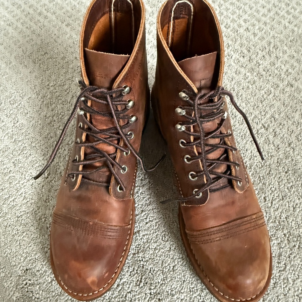 LIKE NEW, Red Wing Heritage Iron Range boots - women’s size 9/mens 7.5